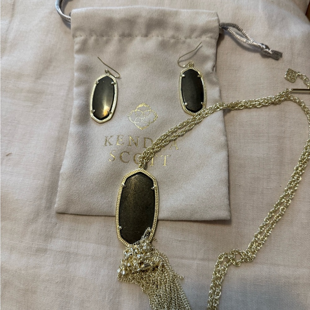 Kendra Scott Gold and Brown Pendant Necklace and earrings set